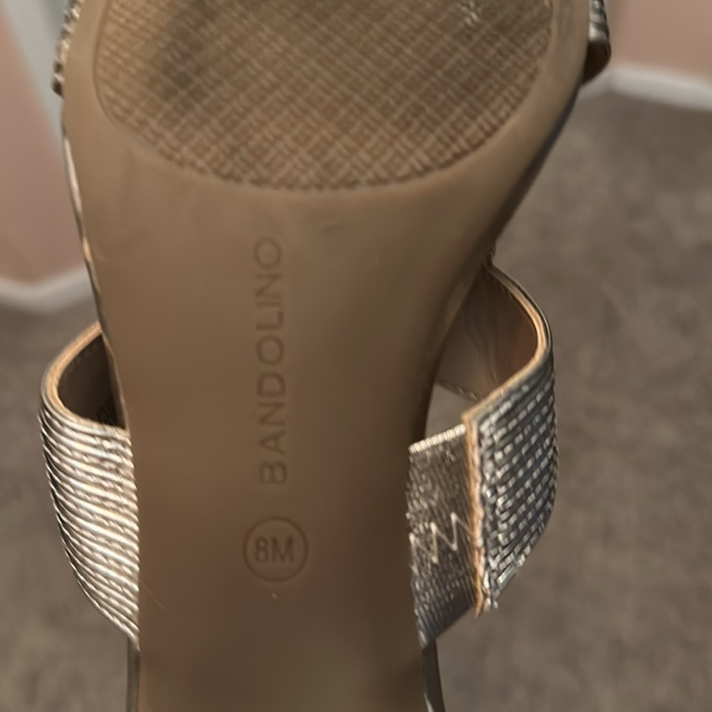 Bandolino gold slip in heels size 8 - Picture 4 of 4